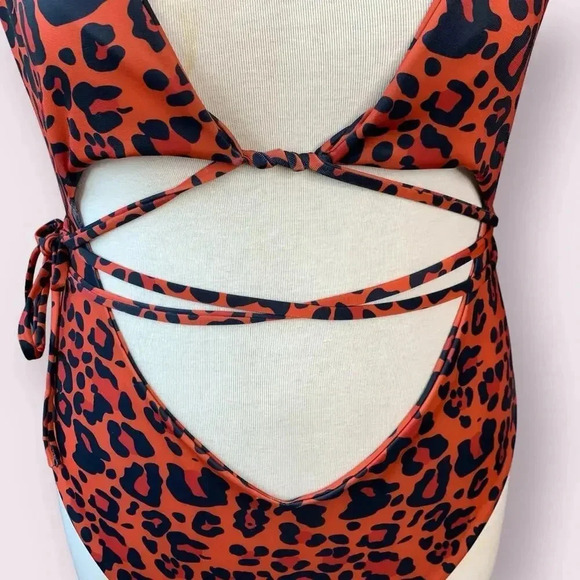 Fashion Nova One Piece Plunging Wrap Around Swimsuit Plus Size 3X Animal Print - Picture 9 of 16